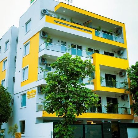 Lime Tree Luxury Studio - Service Apartment Near Artemis Hospital ,Gurgaon Buitenkant foto