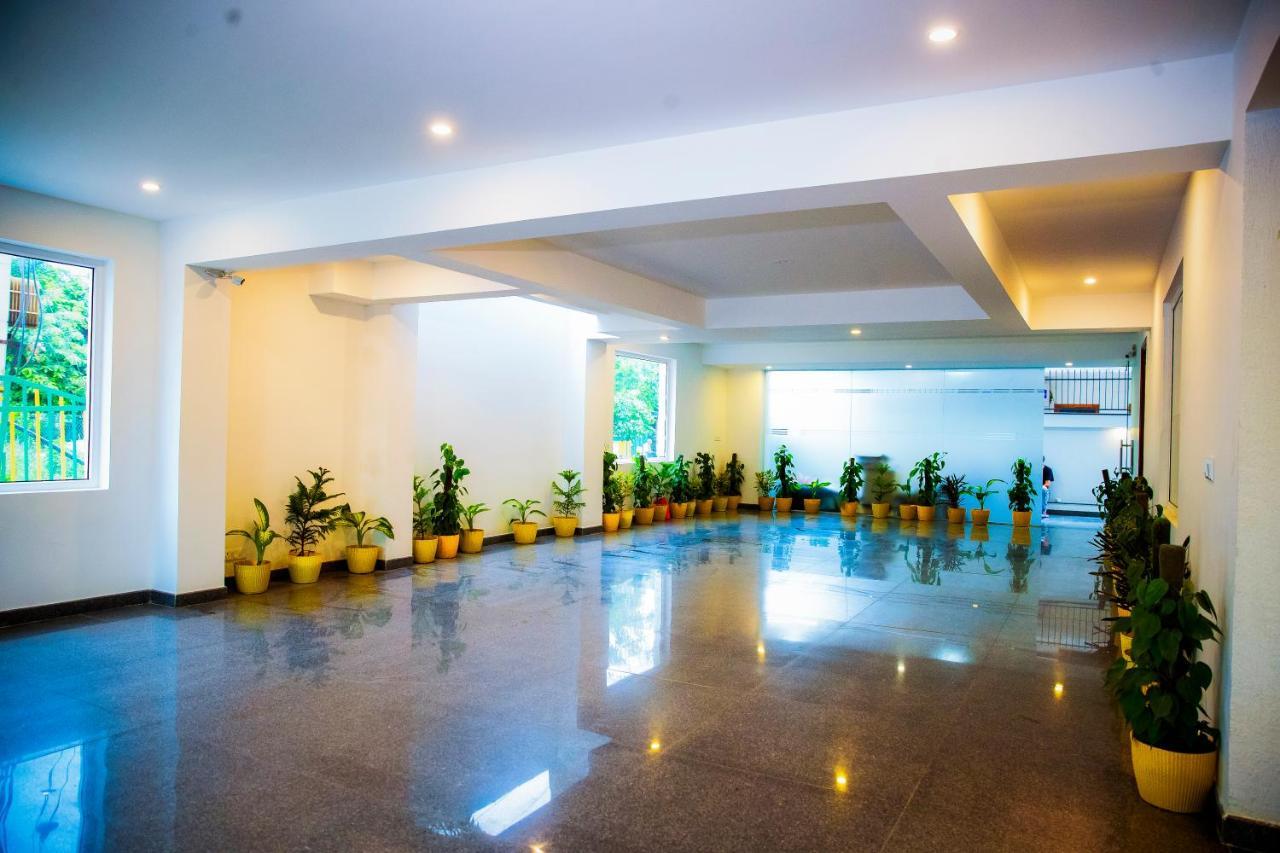 Lime Tree Luxury Studio - Service Apartment Near Artemis Hospital ,Gurgaon Buitenkant foto
