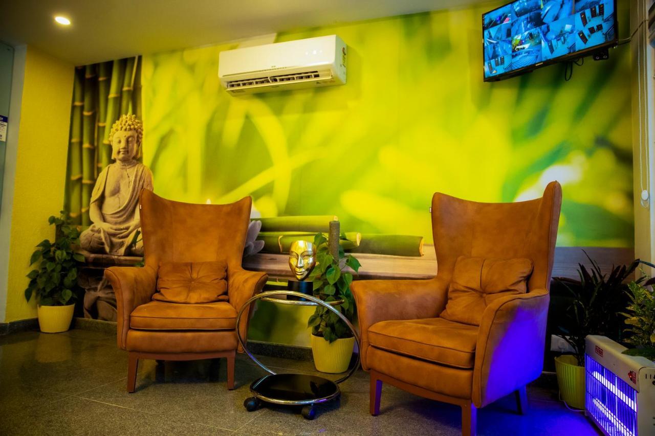Lime Tree Luxury Studio - Service Apartment Near Artemis Hospital ,Gurgaon Buitenkant foto