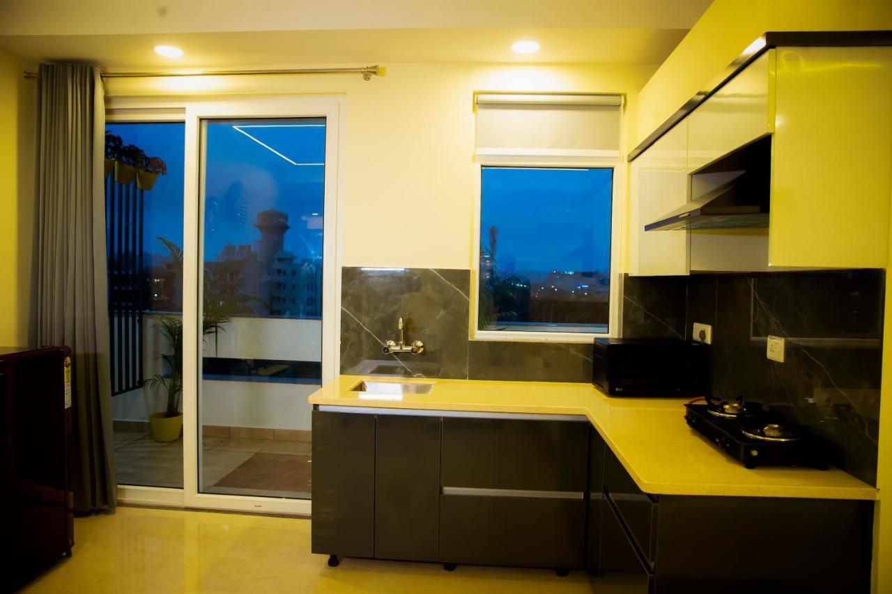 Lime Tree Luxury Studio - Service Apartment Near Artemis Hospital ,Gurgaon Buitenkant foto