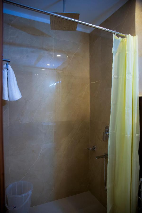 Lime Tree Luxury Studio - Service Apartment Near Artemis Hospital ,Gurgaon Buitenkant foto
