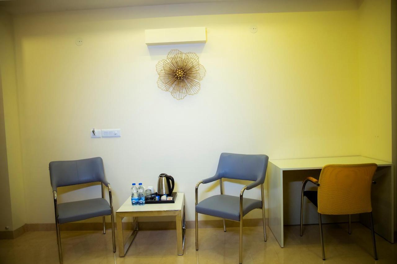 Lime Tree Luxury Studio - Service Apartment Near Artemis Hospital ,Gurgaon Buitenkant foto